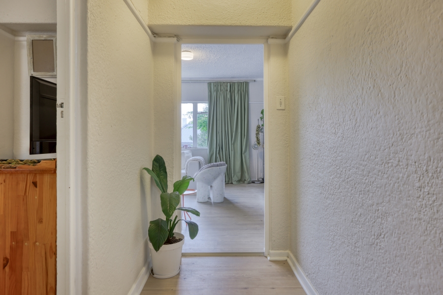 2 Bedroom Property for Sale in Oranjezicht Western Cape